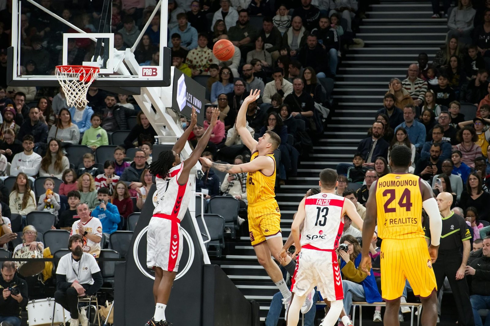 Vive la experiencia de un partido de la nba