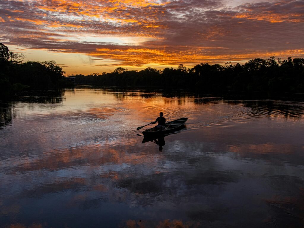 Atardecer en la amazonía de Perú. DMC Boutique Perú